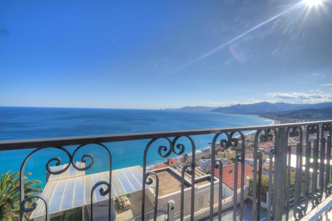 Villa Ischia Attico Sul Mare A Verezzi Borgio Verezzi Εξωτερικό φωτογραφία